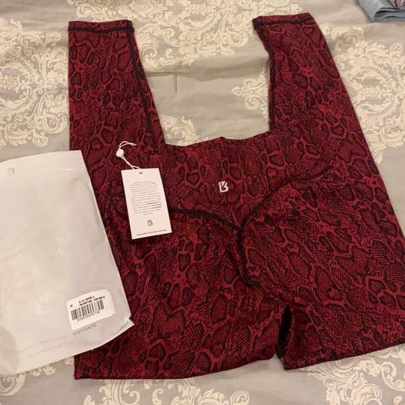 Buffbunny Collection Other - Medium leggings